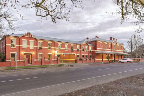 Lake Inn Ballarat - Accommodation Port Macquarie 1