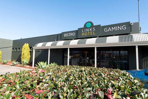 Links Hotel - Accommodation Port Macquarie 2