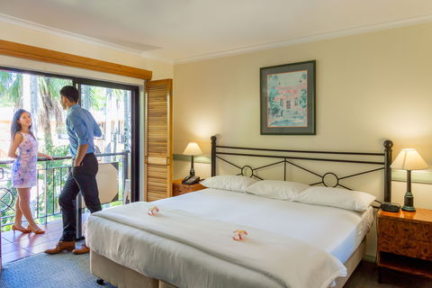 Palm Royale Cairns - Accommodation Port Macquarie 3