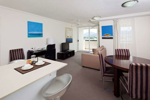 Cairns Central Plaza Apartment - Accommodation Port Macquarie 4