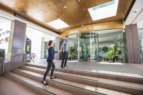 Crowne Plaza Canberra - Accommodation Port Macquarie 0