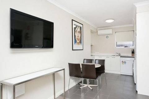 Forrest Hotel & Apartments - Accommodation Port Macquarie 2