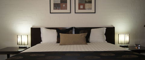 Blazing Stump Motel & Suites - Accommodation Port Macquarie 0