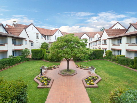 Mercure Canberra Hotel - Accommodation Port Macquarie 2