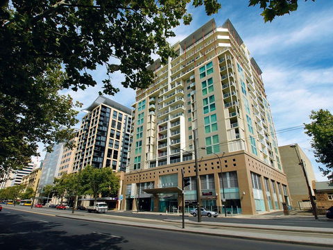 Oaks Embassy - Accommodation Port Macquarie 0