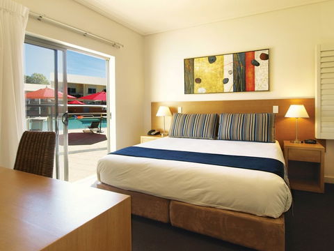 Oaks Broome - Accommodation Port Macquarie 2