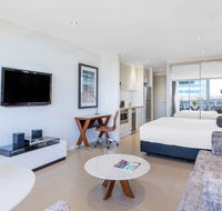 Meriton Suites Broadbeach - Accommodation Port Macquarie