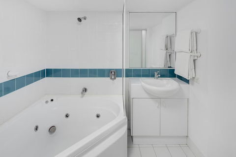 Adina Serviced Apartments Canberra James Court - Accommodation Port Macquarie 8