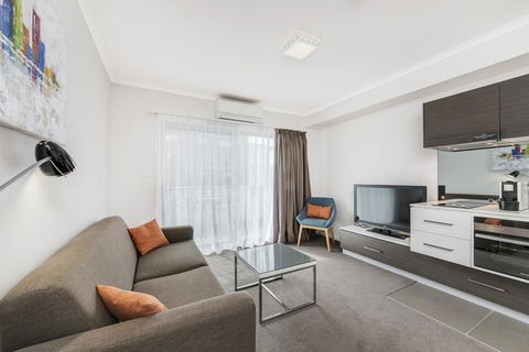 Abode Tuggeranong - Accommodation Port Macquarie 5