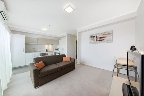 Abode Tuggeranong - Accommodation Port Macquarie 4