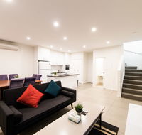 3BR Townhouse Double Garage walk to Lake Ginninderra - Accommodation Port Macquarie