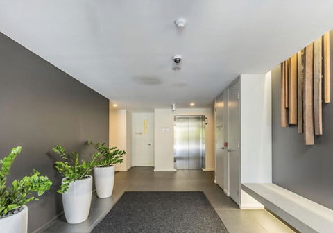 Modern Executive Apt@Barton*1BR*WiFi*Gym*Secure Parking*Canberra - Accommodation Port Macquarie 16