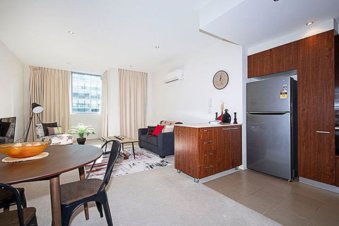 Spacious 1BR Stylish New Acton Apartment +Parking - Accommodation Port Macquarie 5