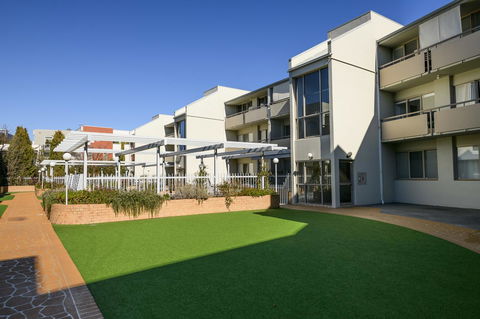 Accommodate Canberra - The Summit - Accommodation Port Macquarie 3
