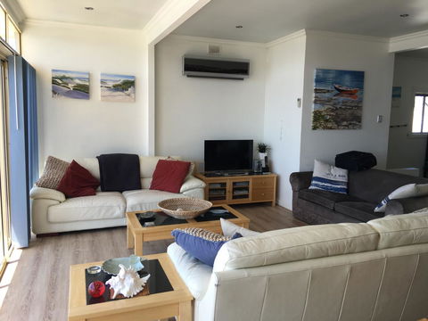 Crystal Blue Apartment - Accommodation Port Macquarie 3