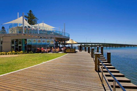 Lakeside Waterfront Apartment The Entrance - Accommodation Port Macquarie 40