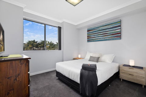 Lakeside Waterfront Apartment The Entrance - Accommodation Port Macquarie 7