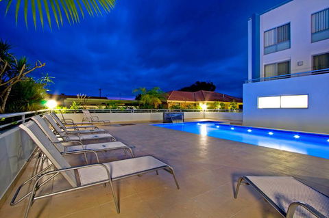 Lakeside Waterfront Apartment The Entrance - Accommodation Port Macquarie 15