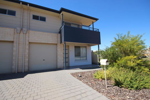 Wallaroo Marina Apartments - Accommodation Port Macquarie 32