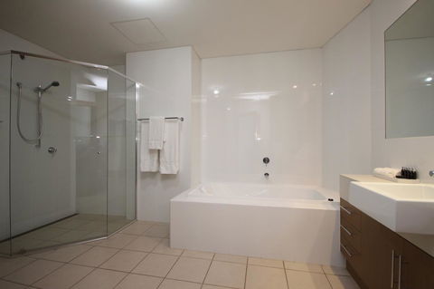 Wallaroo Marina Apartments - Accommodation Port Macquarie 10