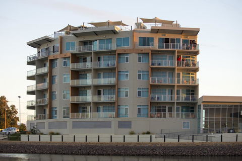 Wallaroo Marina Apartments - Accommodation Port Macquarie 1