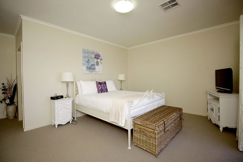 Wallaroo Marina Apartments - Accommodation Port Macquarie 7