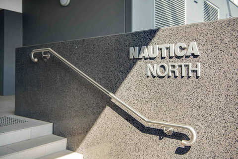 Port Adelaide Executive Waterfront Apartment - Accommodation Port Macquarie 31