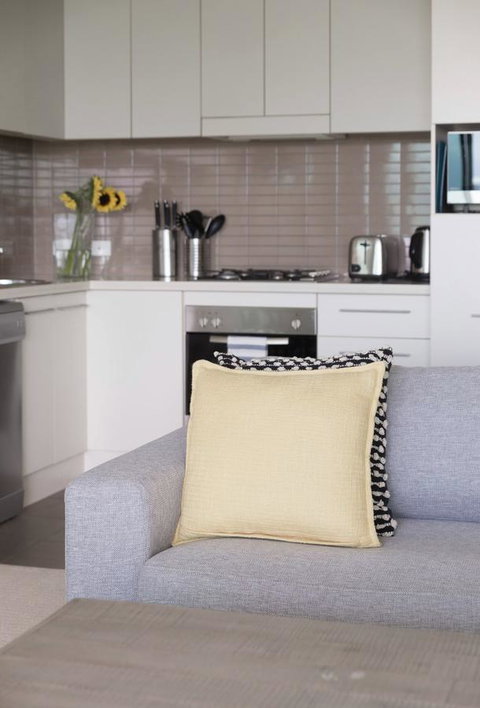 Port Adelaide Executive Waterfront Apartment - Accommodation Port Macquarie 19