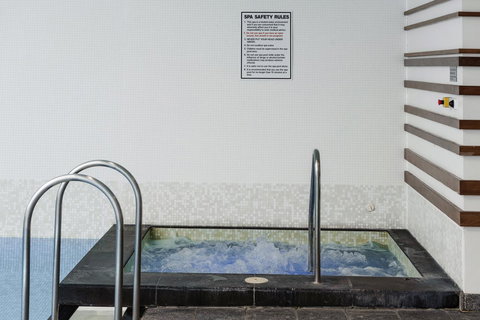 Port Adelaide Executive Waterfront Apartment - Accommodation Port Macquarie 28