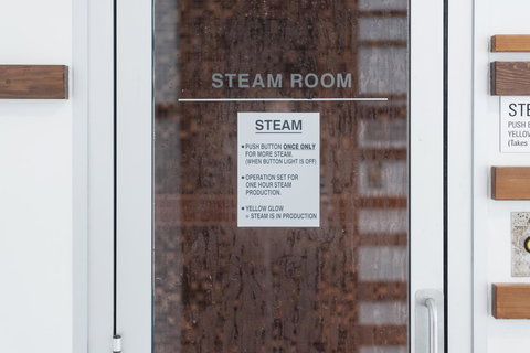 Port Adelaide Executive Waterfront Apartment - Accommodation Port Macquarie 29