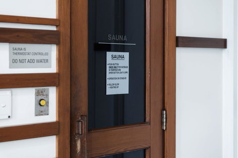 Port Adelaide Executive Waterfront Apartment - Accommodation Port Macquarie 30