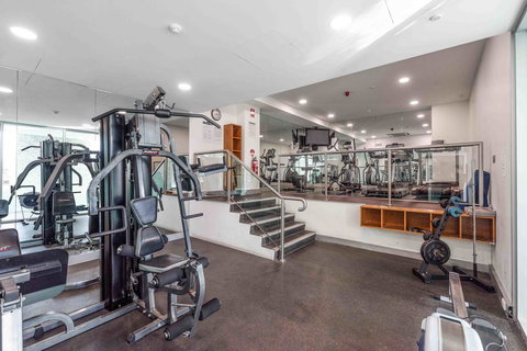 Port Adelaide Executive Waterfront Apartment - Accommodation Port Macquarie 27