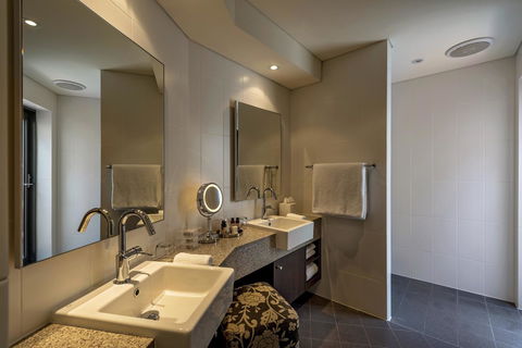 The Louise - Accommodation Port Macquarie 13