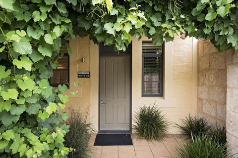 The Louise - Accommodation Port Macquarie 5