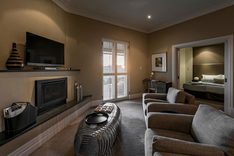 The Louise - Accommodation Port Macquarie 40