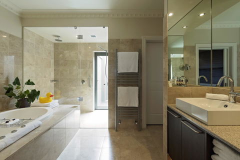 The Louise - Accommodation Port Macquarie 33