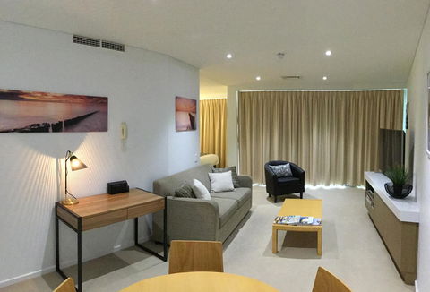 Wallaroo Marina Waterfront Luxe Apartment - Accommodation Port Macquarie 5