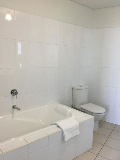 Wallaroo Marina Waterfront Luxe Apartment - Accommodation Port Macquarie 19