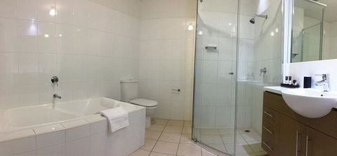 Wallaroo Marina Waterfront Luxe Apartment - Accommodation Port Macquarie 17