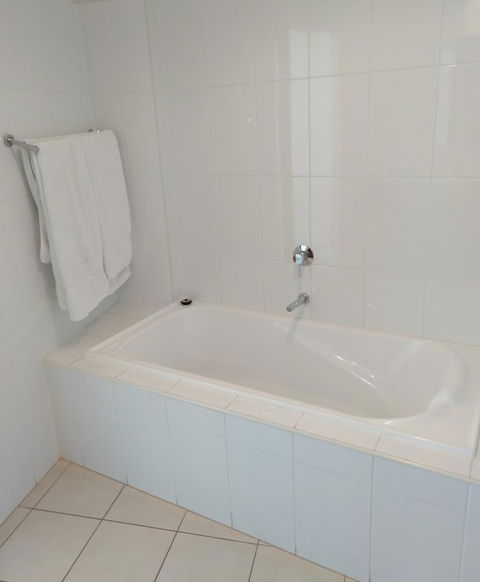 Wallaroo Marina Executive Apartments - Accommodation Port Macquarie 10