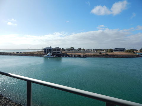 Wallaroo Marina Executive Apartments - Accommodation Port Macquarie 18