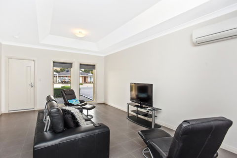 'The Hidden Diamond' - Normanville - Accommodation Port Macquarie 13
