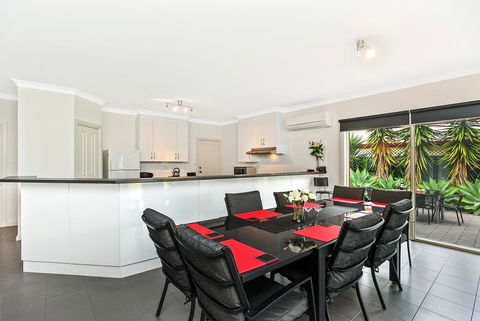 'The Hidden Diamond' - Normanville - Accommodation Port Macquarie 12