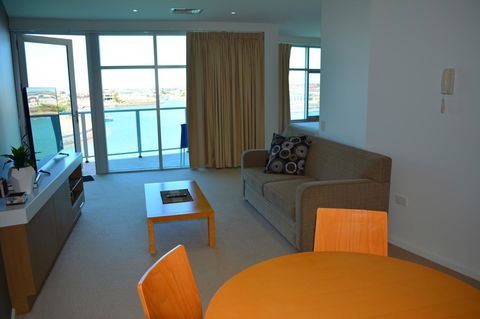 Wallaroo Marina Luxury Apartment - Accommodation Port Macquarie 5