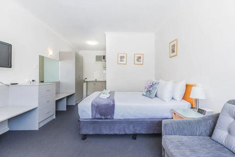 Hi 5 Glenelg Studio Apartment - Accommodation Port Macquarie 2