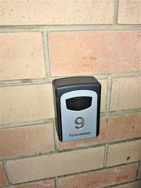 Hi 5 Glenelg Studio Apartment - Accommodation Port Macquarie 13