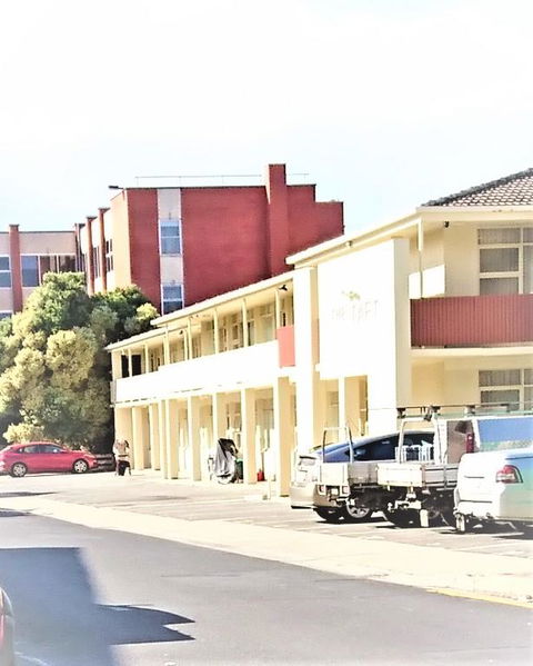 Hi 5 Glenelg Studio Apartment - Accommodation Port Macquarie 17