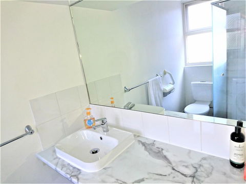 Hi 5 Glenelg Studio Apartment - Accommodation Port Macquarie 9