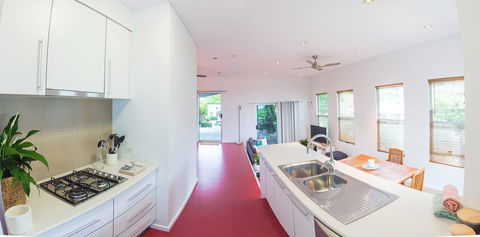 S T U D I O 22 Peaceful Retreat With Garden Views - Accommodation Port Macquarie 4