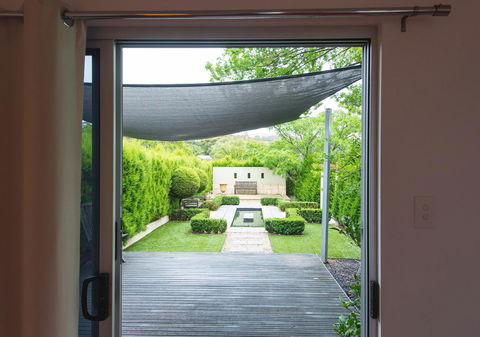 S T U D I O 22 Peaceful Retreat With Garden Views - Accommodation Port Macquarie 12